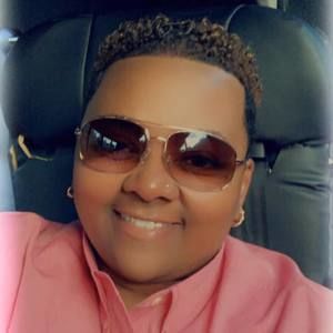 Meet your Posher, Ebony